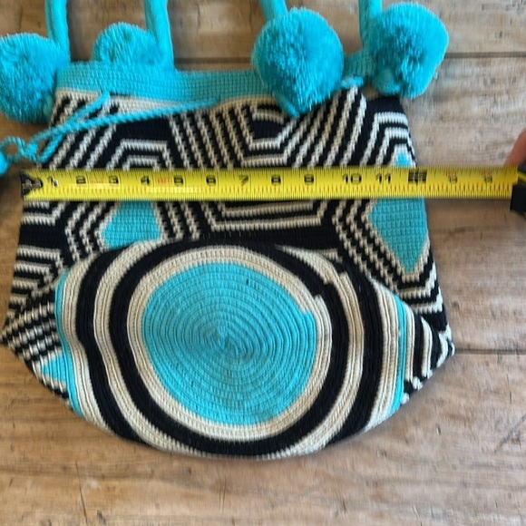 Wyauu Colombian Pom Pom Braided Bucket Bag – Vibrant & Handcrafted - Picture 3 of 6